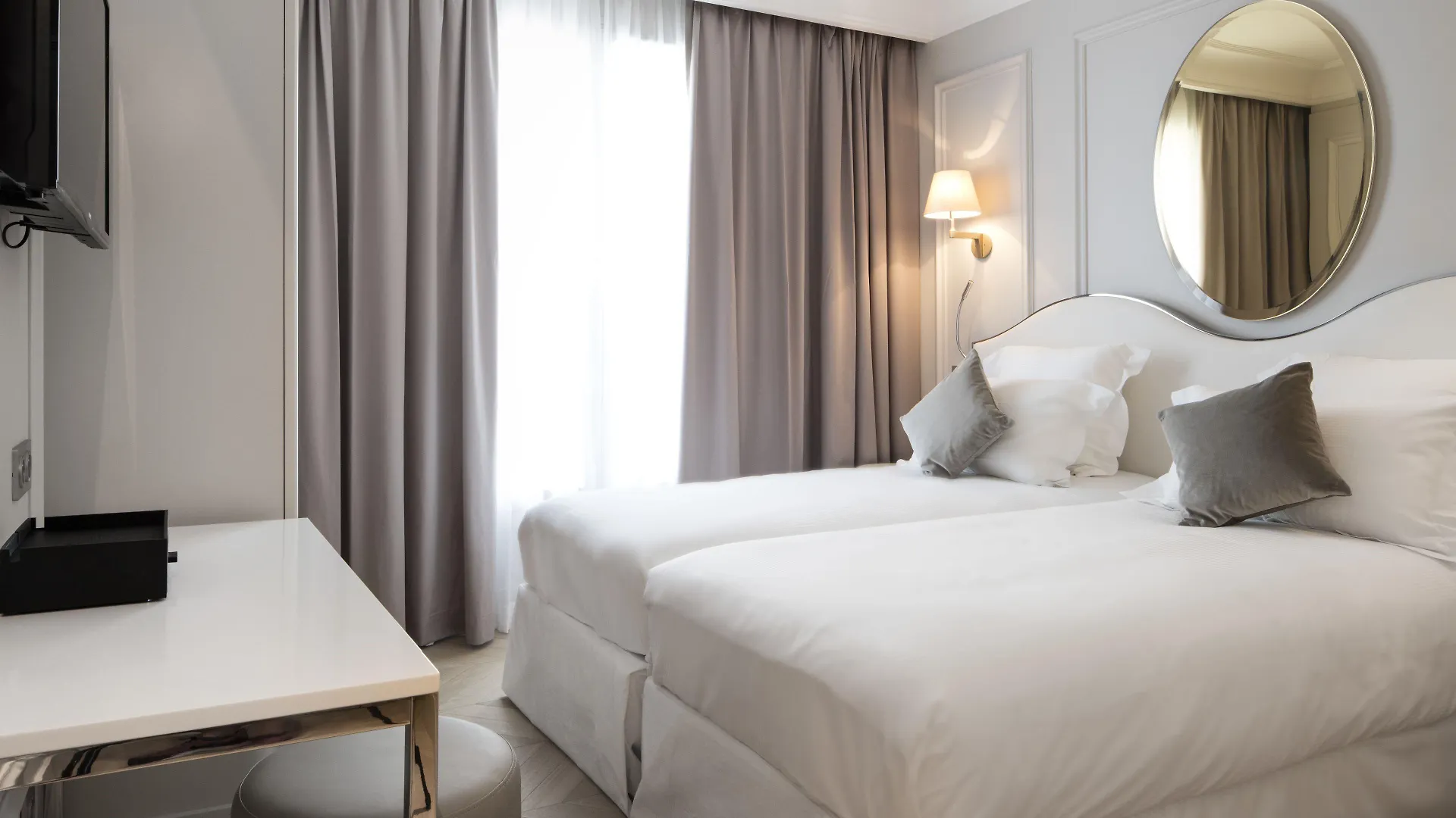 Maison Pigalle Szálloda 4*